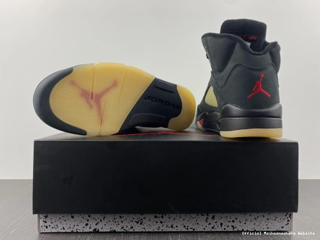 Official Maikesneakers DR0092-001 Gore-Tex Off Noir Air Jordan 5 0724